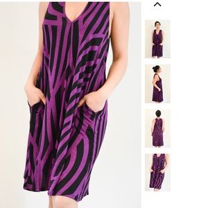 Hourglass Lilly Dresses - HOURGLASS LILLY V Neck Dress with Pockets Hourglass Lilly Dresses - HOURGLASS LILLY V Neck Dress with Pockets